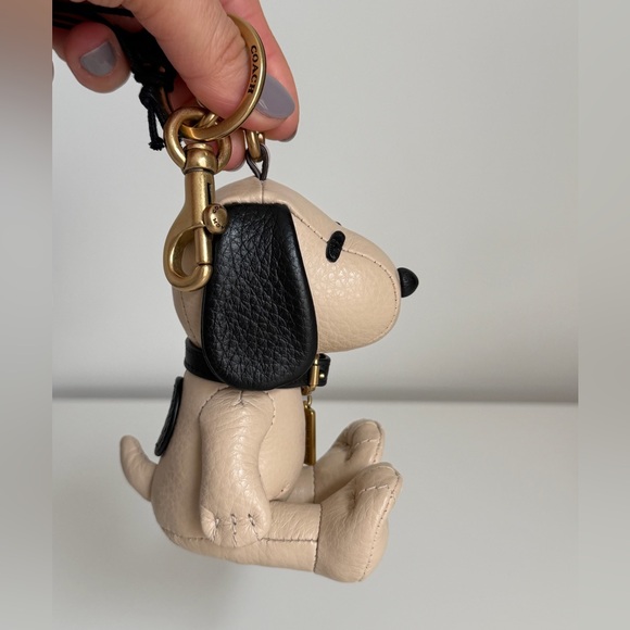 Rare Coach X Peanuts Snoopy Bag Charm Keychain - Picture 5 of 5